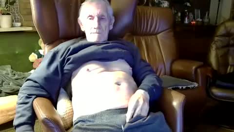 Snapshot of johan7_heet chatting on January 1, 8:47 pm johan7 heet online show from January 1, 8:47 pm