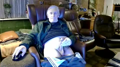 Snapshot of johan7_heet chatting on February 17, 10:05 pm johan7 heet online show from February 17, 10:05 pm