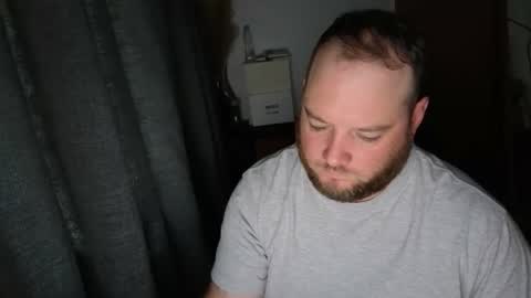 john_bear1 online show from April 30, 4:17 am