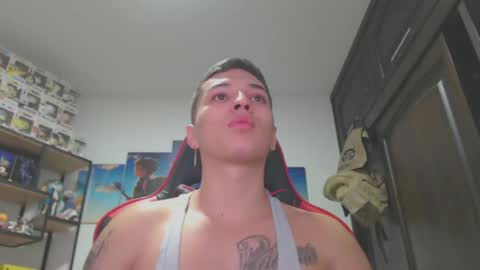 Snapshot of john_s117 chatting on January 7, 2:10 am JOHN online show from January 7, 2:10 am