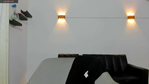 john_ssnow29 online show from June 2, 1:02 pm