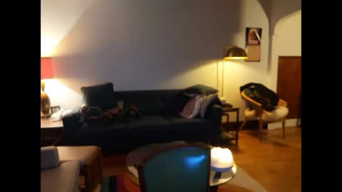 Johnee online show from April 30, 8:52 am