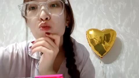 Molly online show from December 17, 2:35 pm