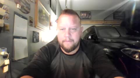 Snapshot of johnnydub3685 chatting on November 1, 1:10 pm johnnydub3685 online show from November 1, 1:10 pm