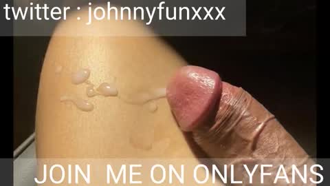 Johnnystrongarms                 online show from November 13, 5:21 am