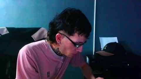 johnsonisaac94  online show from December 1, 10:34 pm