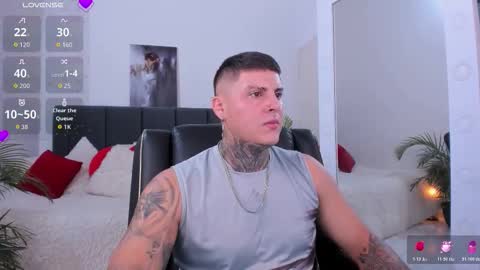 Snapshot of johny_multicum chatting on October 25, 6:52 pm Johny online show from October 25, 6:52 pm