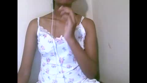 joliekah27 online show from April 19, 8:44 pm