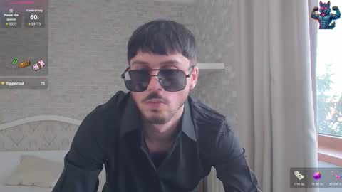 Snapshot of jonahshaw chatting on October 23, 8:05 am JonahShaw online show from October 23, 8:05 am