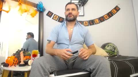 Snapshot of jonas_beard1 chatting on October 23, 5:47 pm JONAS BEARD online show from October 23, 5:47 pm