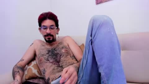 jonathan_sinn online show from June 5, 4:52 am