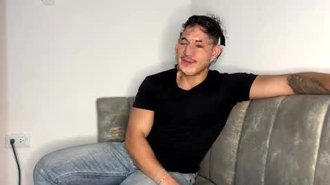 jonathancast08 online show from April 18, 3:03 pm