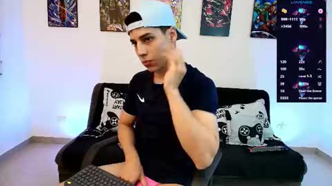 Instagram jonathanfit14 online show from June 11, 12:32 am