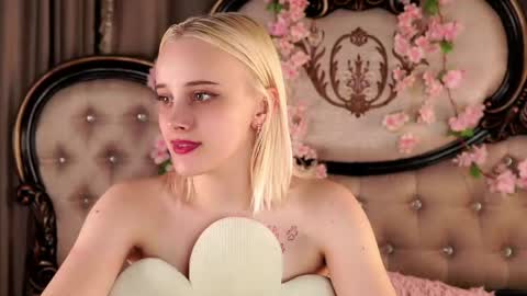 Alice online show from April 18, 7:07 pm