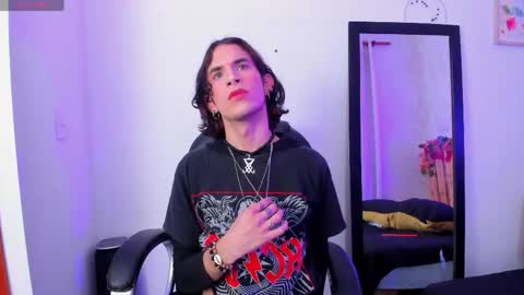 jonny_gilbert online show from April 13, 8:57 pm