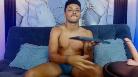 jordan_taye online show from April 21, 1:31 am