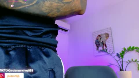 Jordan Smith online show from April 1, 8:39 pm