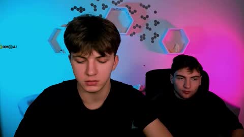 joseph_bear_ online show from December 4, 8:41 pm