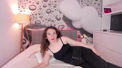 Josephine online show from April 19, 6:10 pm