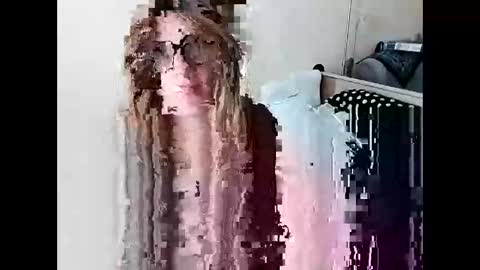 joujohn online show from May 15, 9:39 am