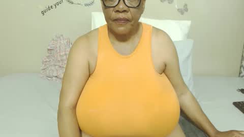 Snapshot of joycemando chatting on October 8, 5:35 am DairyQueen online show from October 8, 5:35 am