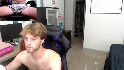 jrsmith005 online show from December 11, 5:36 pm