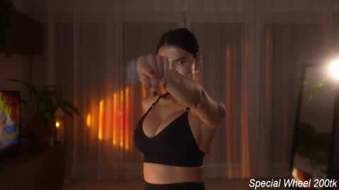 Jennifer Diaz online show from February 4, 9:19 pm