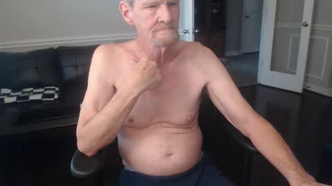 jtull52 online show from December 17, 5:47 pm