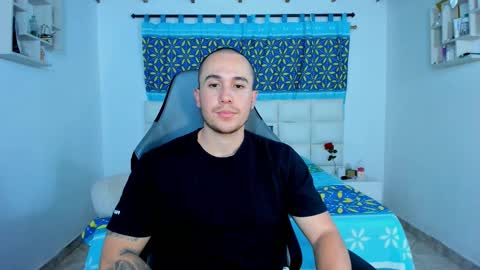 Snapshot of juan__jimenez chatting on January 25, 11:43 pm Juan online show from January 25, 11:43 pm