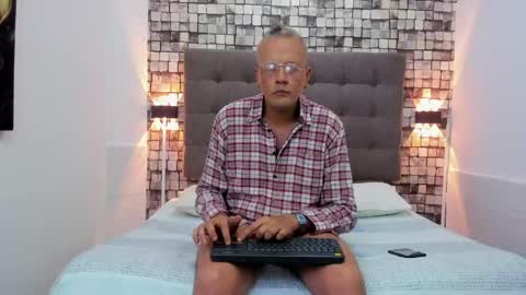 JUAN  online show from April 20, 7:06 pm