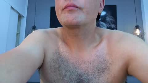 JUAN  online show from April 8, 9:51 pm