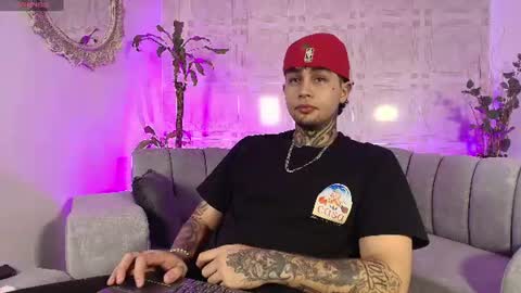 juan_alvarez18 online show from June 16, 6:28 am