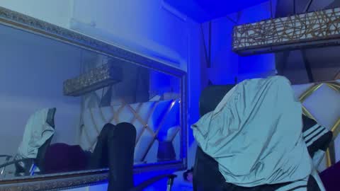 JUAN SMITH online show from January 27, 2:02 pm