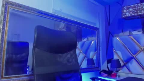 JUAN SMITH online show from January 24, 12:20 pm