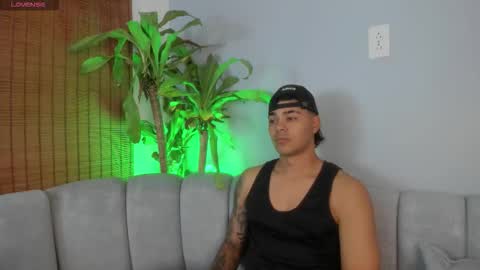 juan_lopez00 online show from February 28, 5:00 am