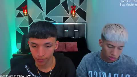 JuanSteven online show from April 7, 1:18 am