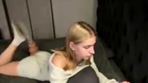 Lola online show from March 19, 1:16 pm