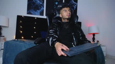 juancamilo66_ online show from February 11, 10:39 pm