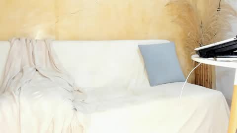 Juan Diego Uribe online show from April 9, 5:22 am