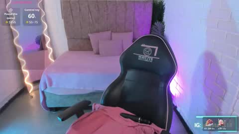 JUANITA online show from November 26, 11:40 am