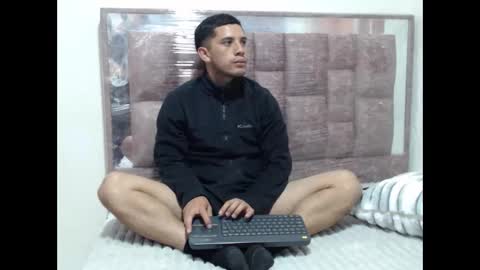 juanperez1999777 online show from September 10, 8:43 pm