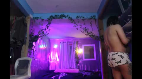 juicyjayxxx69 online show from April 18, 4:47 am