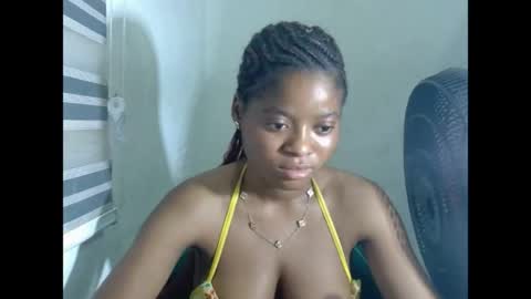 juicynpinkx online show from April 4, 6:15 pm