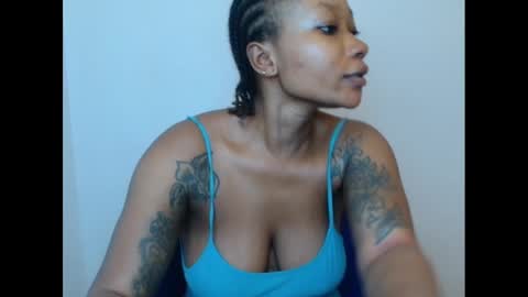 juicyxpink online show from March 10, 8:17 am