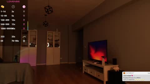 Juicy online show from April 19, 6:10 pm