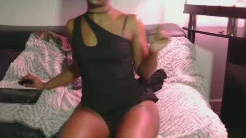 Juiicy Bunns online show from February 3, 2:03 am