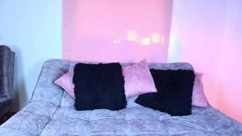 Jules and Gia online show from November 22, 7:12 pm