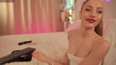 Jules online show from December 3, 4:13 am