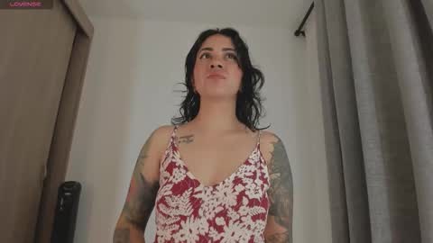 Juli Modelo Independiente online show from September 24, 11:22 pm