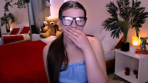 julia485262 online show from July 22, 1:24 pm